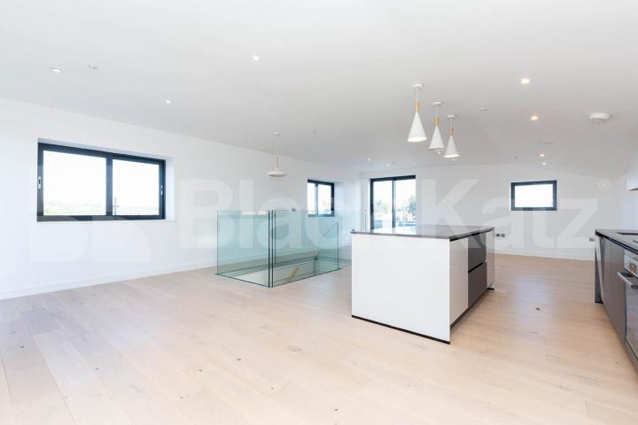 1,266 square foot Penthouse two bedroom and two bathrooms with a 180 degree view Tottenham Lane, Crouch End